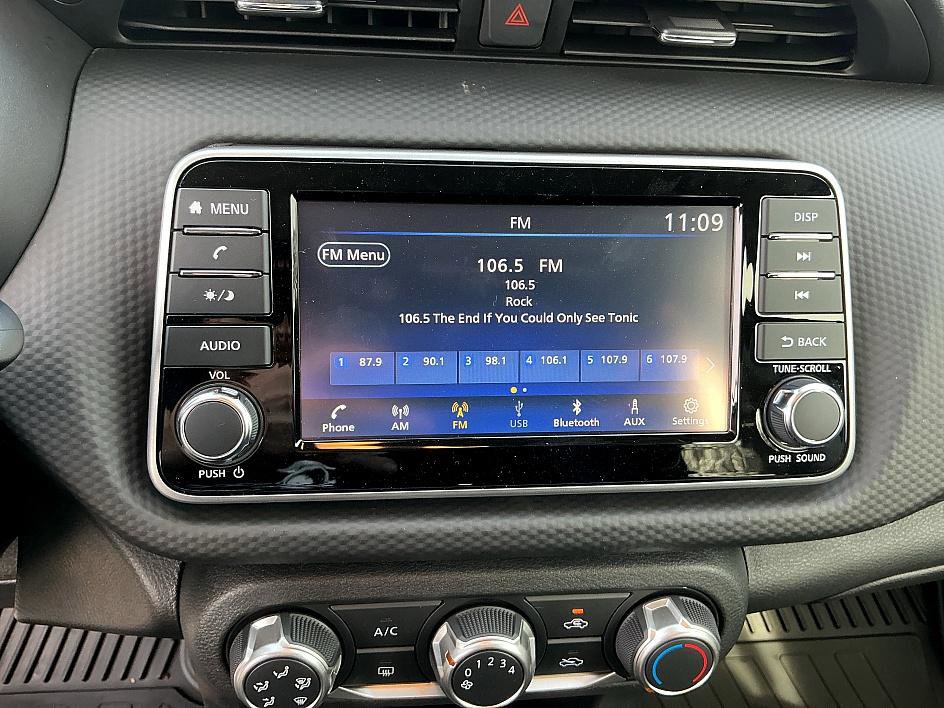 New 2025 Nissan Kicks S image 16