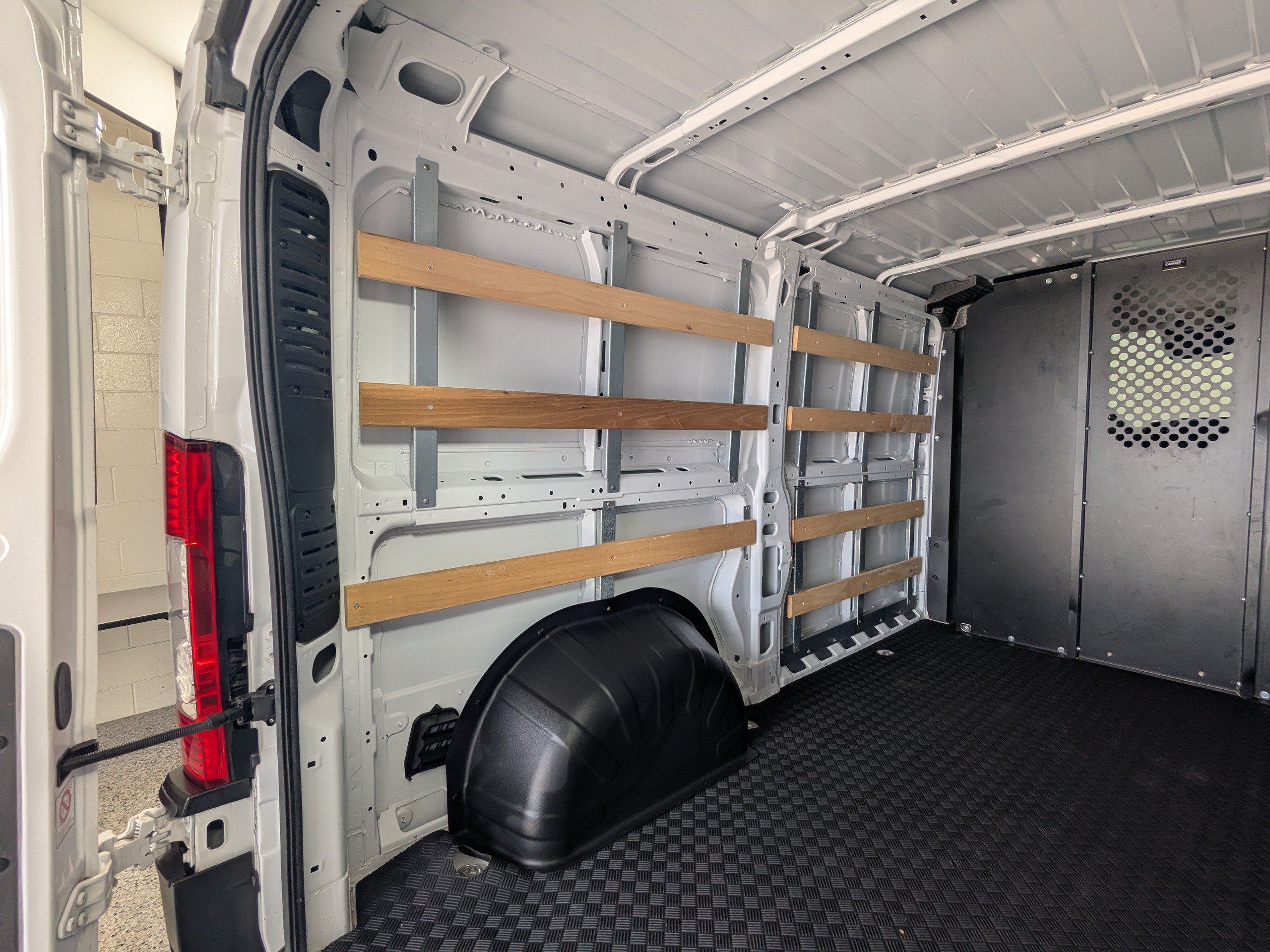 Used 2025 RAM ProMaster 2500 w/ U-Haul Equipment Group FWD image 10