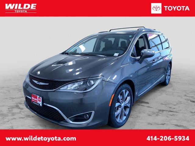Used 2018 Chrysler Pacifica Limited w/ Tire & Wheel Group FWD image 1