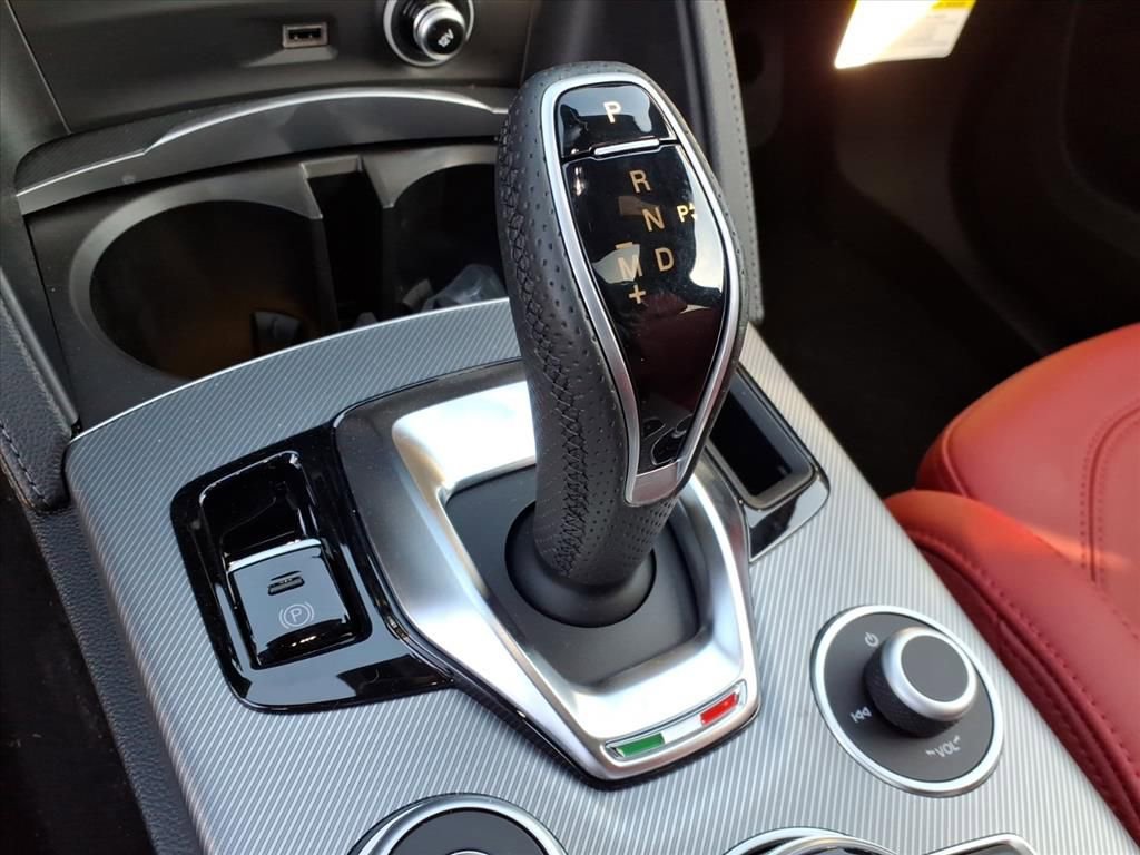 New 2025 Alfa Romeo Stelvio Sprint w/ Veloce Package AWD/4WD image 22