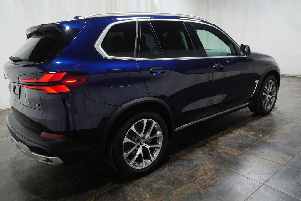 Used 2026 BMW X5 xDrive40i w/ Executive Package image 3