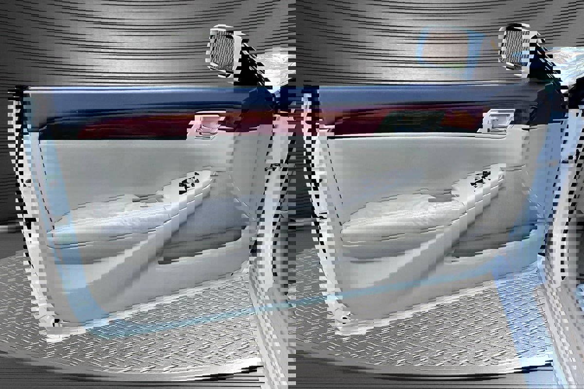 Used 2005 Toyota Solara SLE FWD image 19