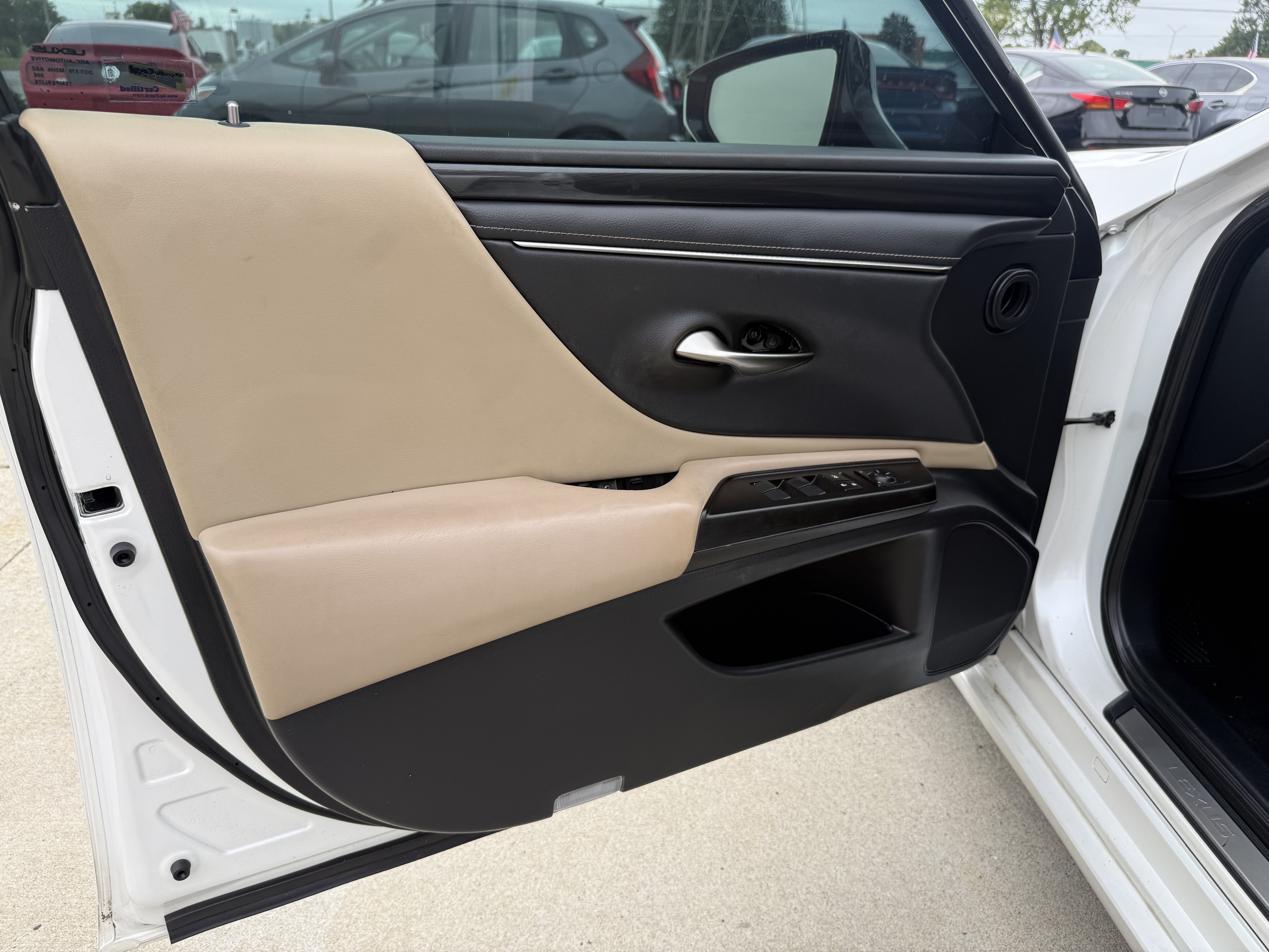 Used 2019 Lexus ES 350 w/ Accessory Package 2 FWD image 18