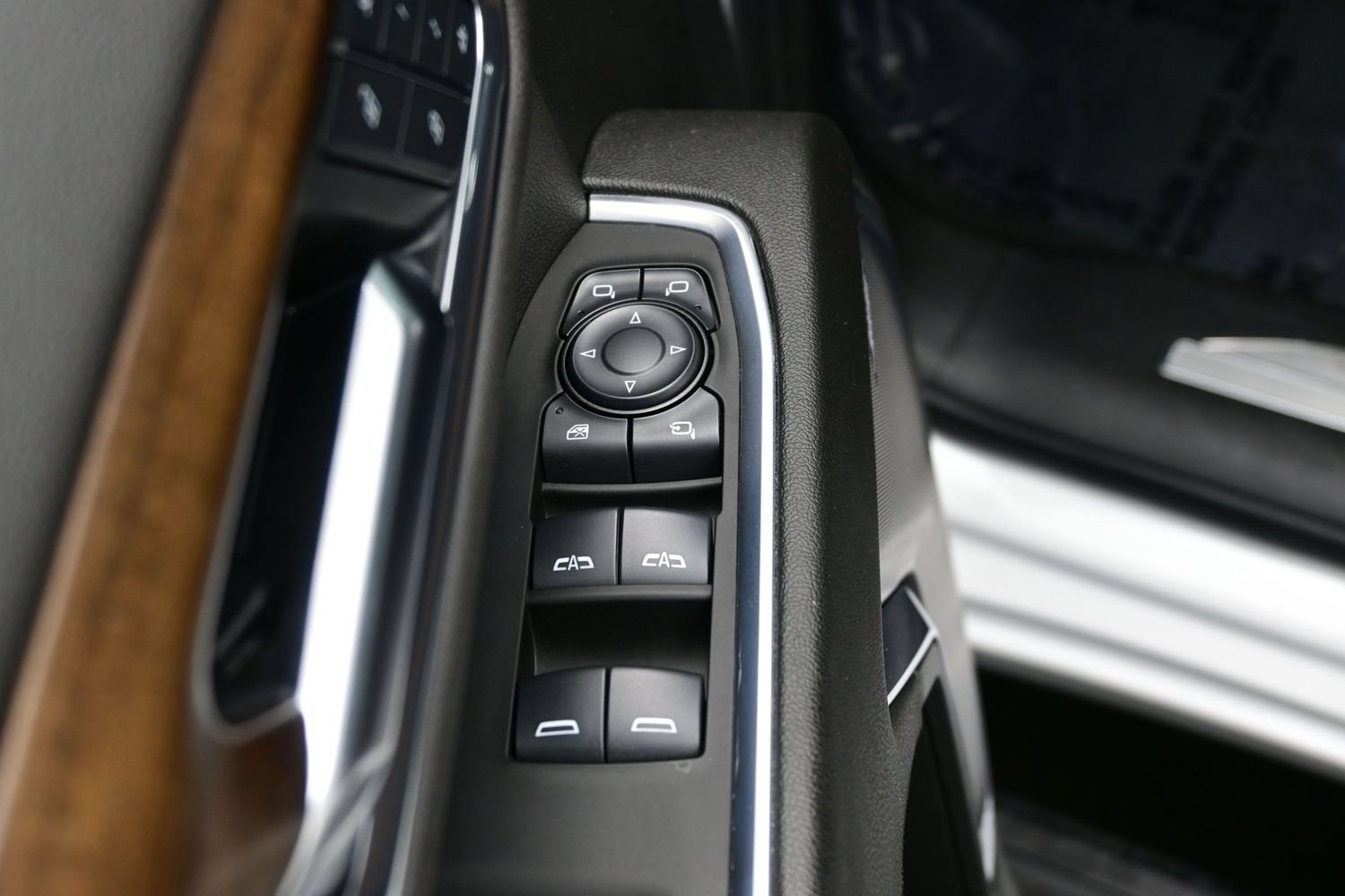 Used 2025 Chevrolet Silverado 1500 High Country AWD/4WD image 10