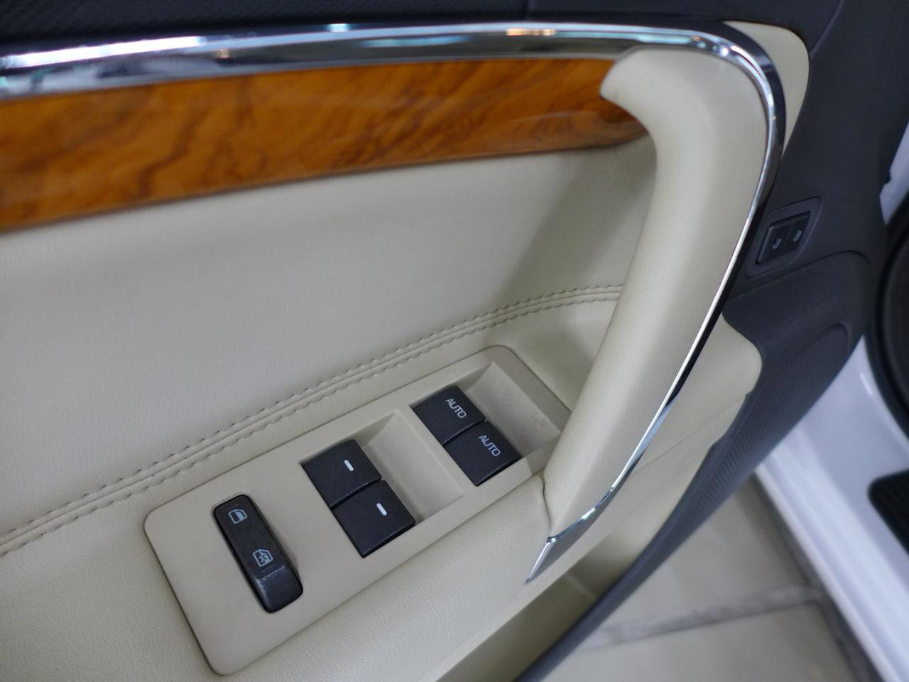 Used 2011 Lincoln MKZ FWD image 59