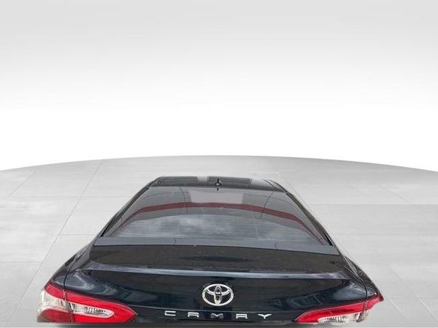 Used 2019 Toyota Camry LE image 6