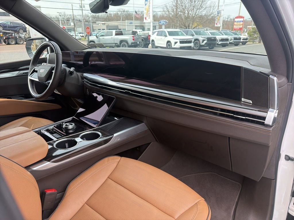 Used 2025 Cadillac Escalade ESV Premium Luxury image 12