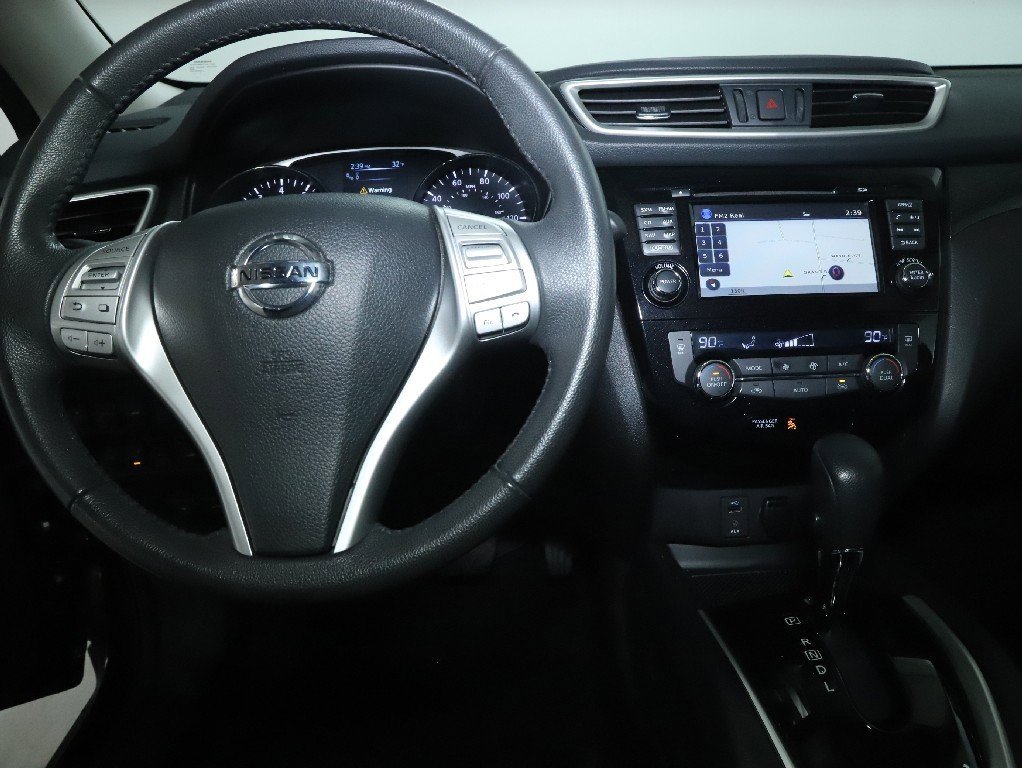 Used 2016 Nissan Rogue SL w/ SL Premium Package image 29