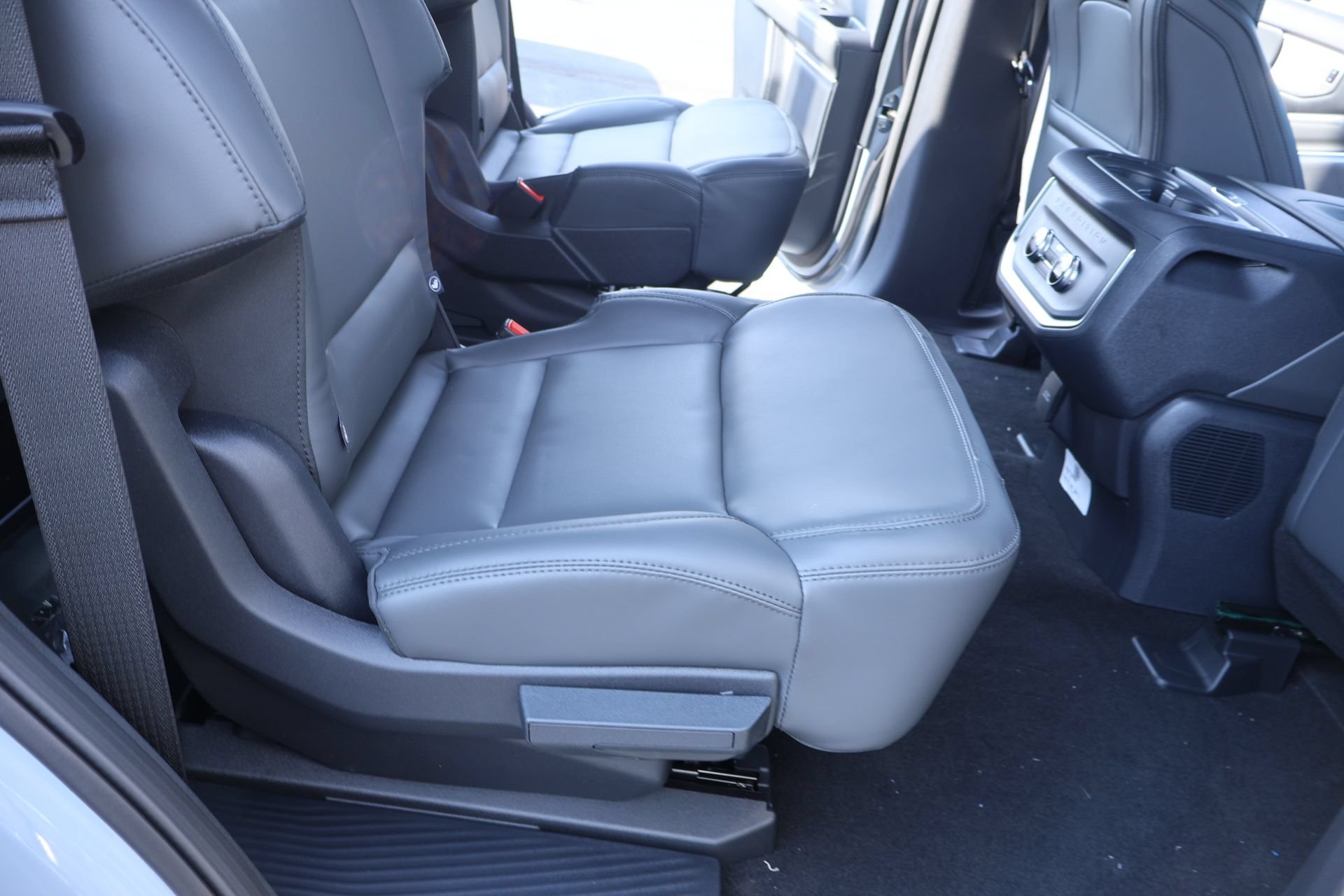 New 2027 Ford Expedition Active AWD/4WD image 17