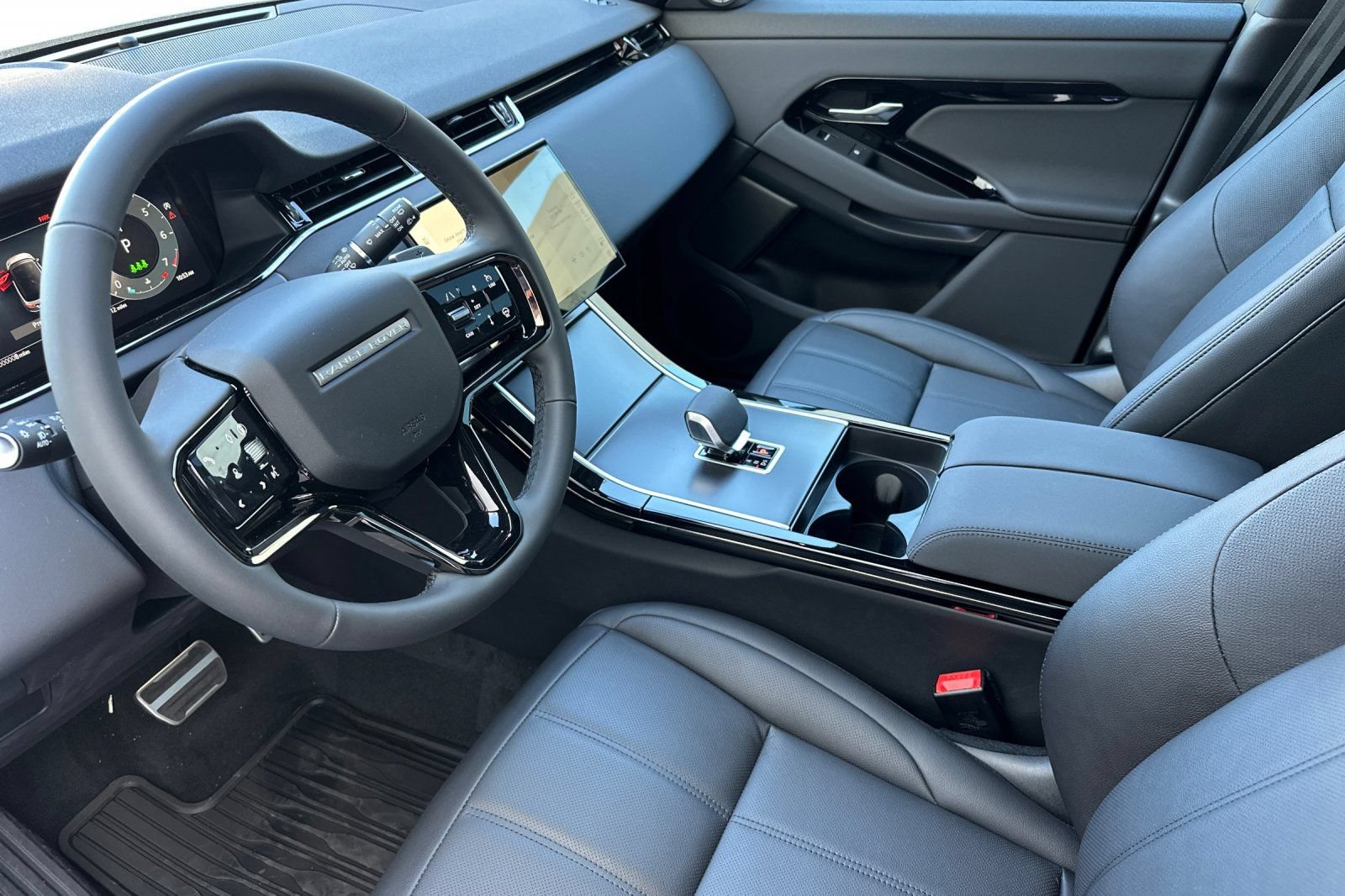 New 2026 Land Rover Range Rover Evoque Dynamic SE AWD/4WD image 10