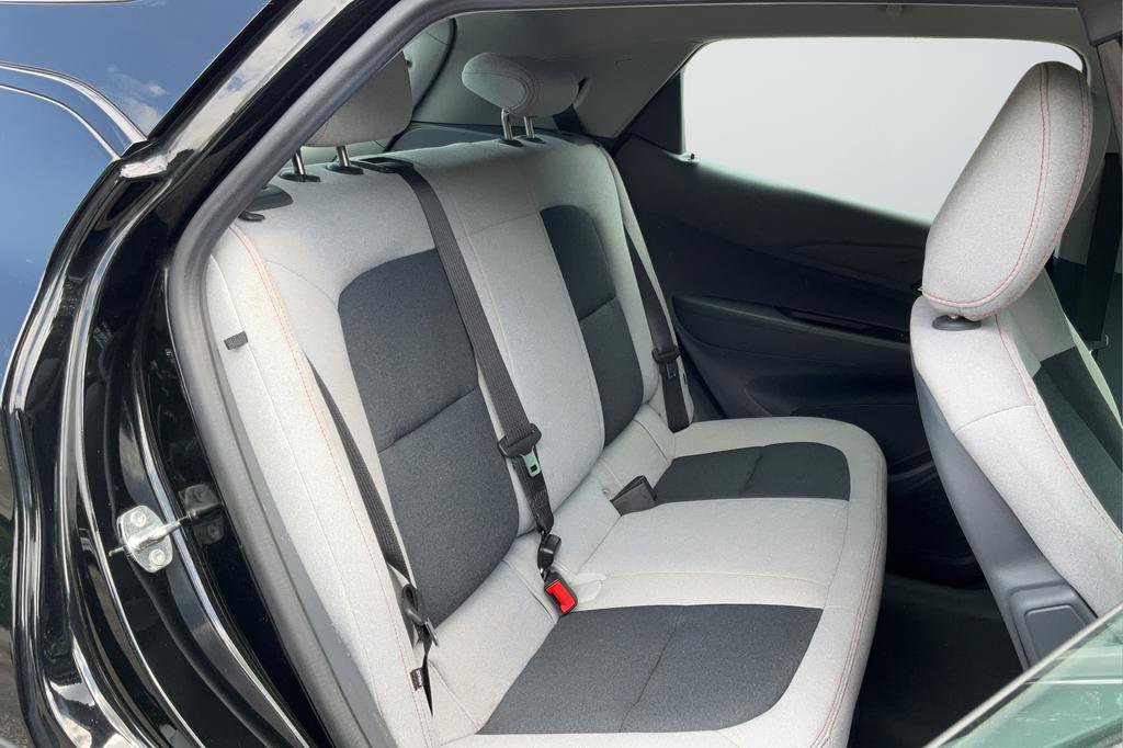 Used 2020 Chevrolet Bolt LT FWD image 21