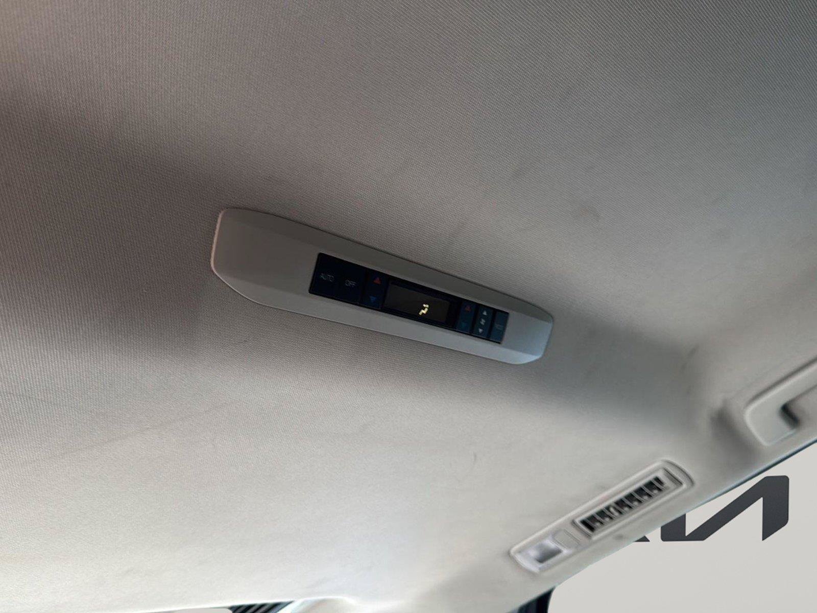 Used 2023 Toyota Sienna XLE FWD image 26