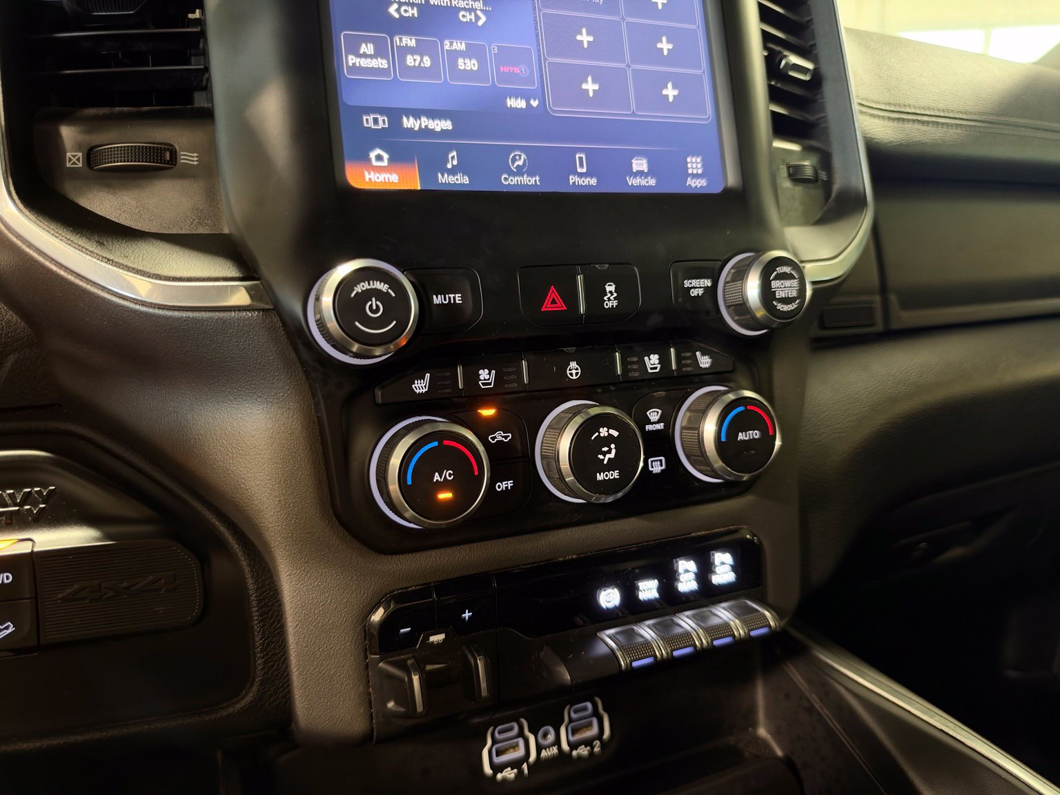 Used 2022 RAM 2500 Laramie w/ Night Edition AWD/4WD image 34