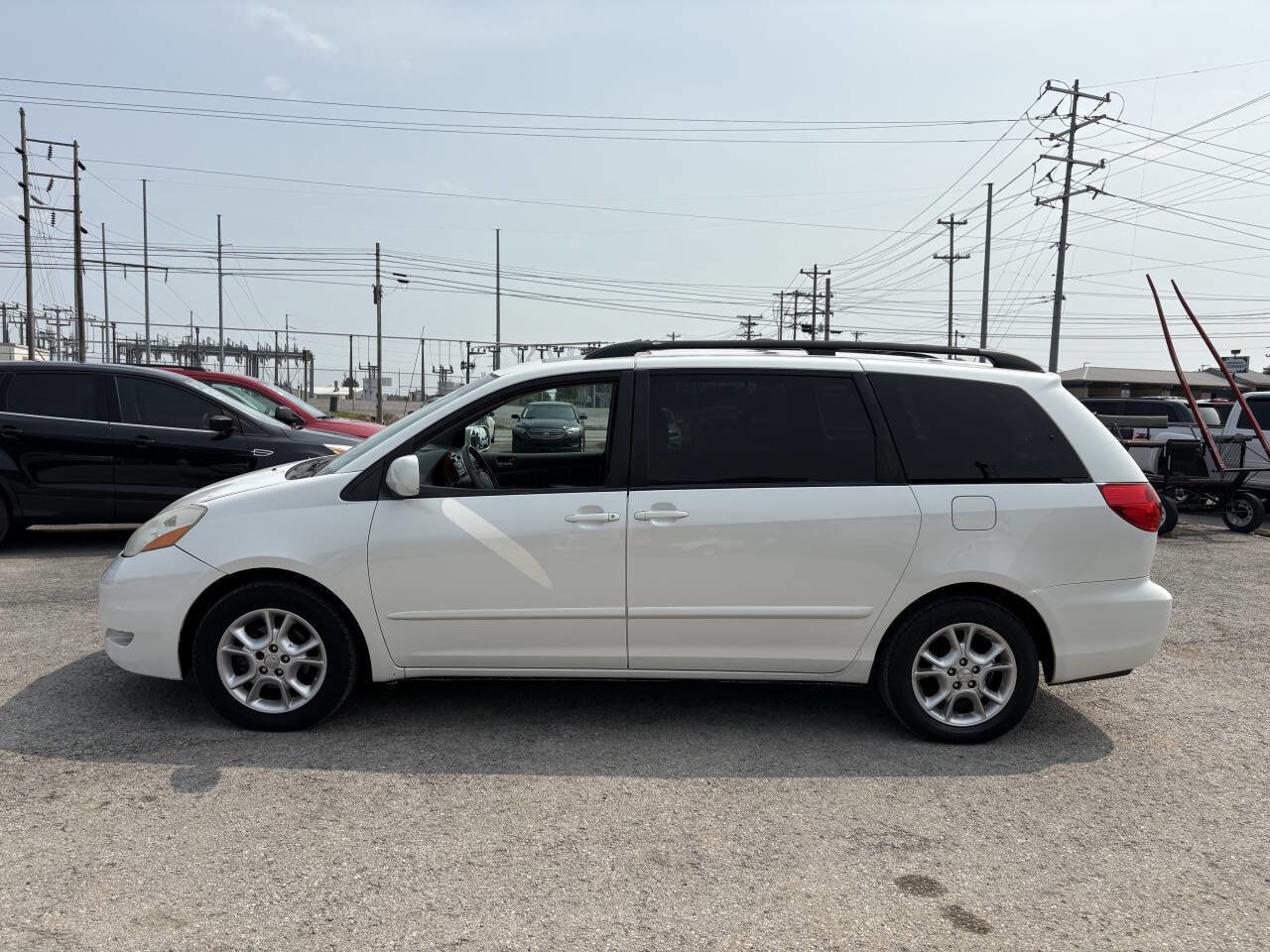 Used 2010 Toyota Sienna image 2