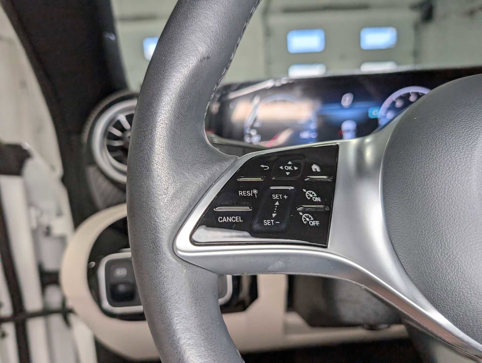 Certified 2025 Mercedes-Benz CLA 250 4MATIC image 33