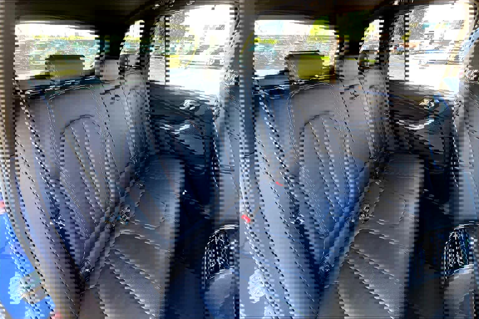 Used 2021 BMW X5 M50i w/ Executive Package image 33