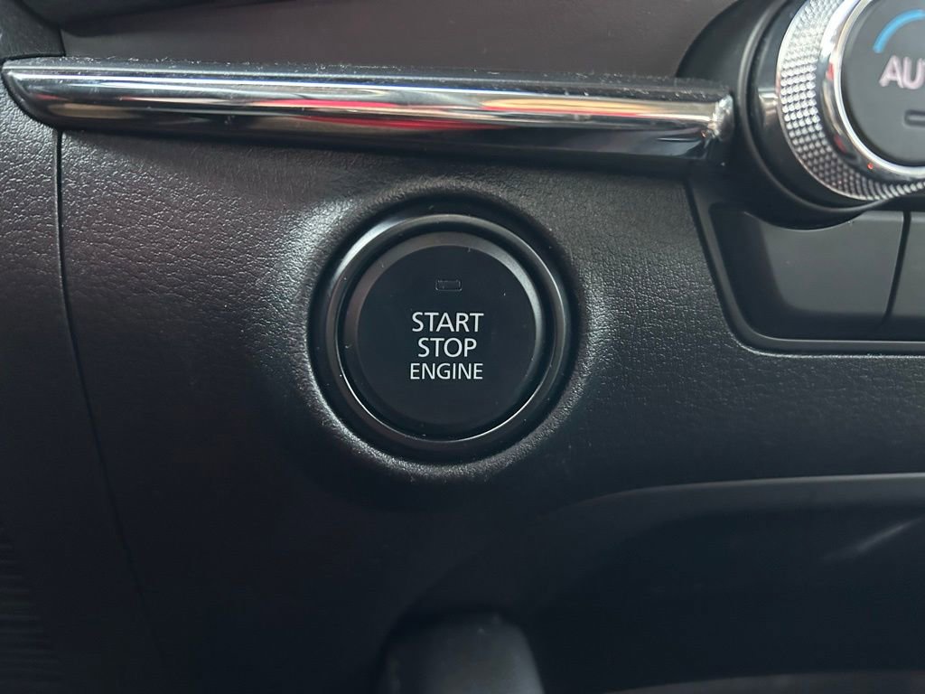 Used 2023 MAZDA MAZDA3 s image 28