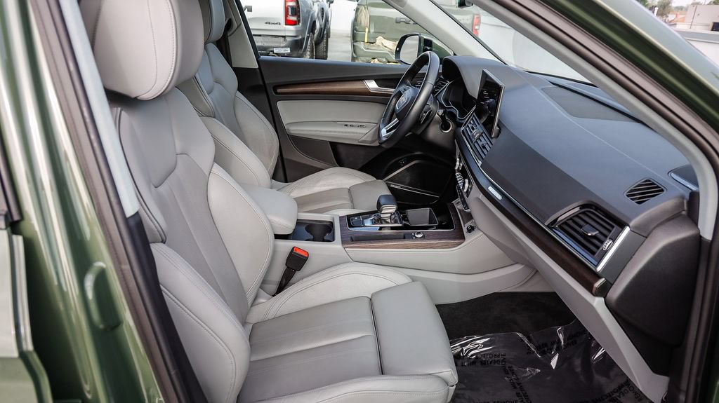 Used 2023 Audi Q5 e Premium Plus w/ Premium Plus Package AWD/4WD image 21