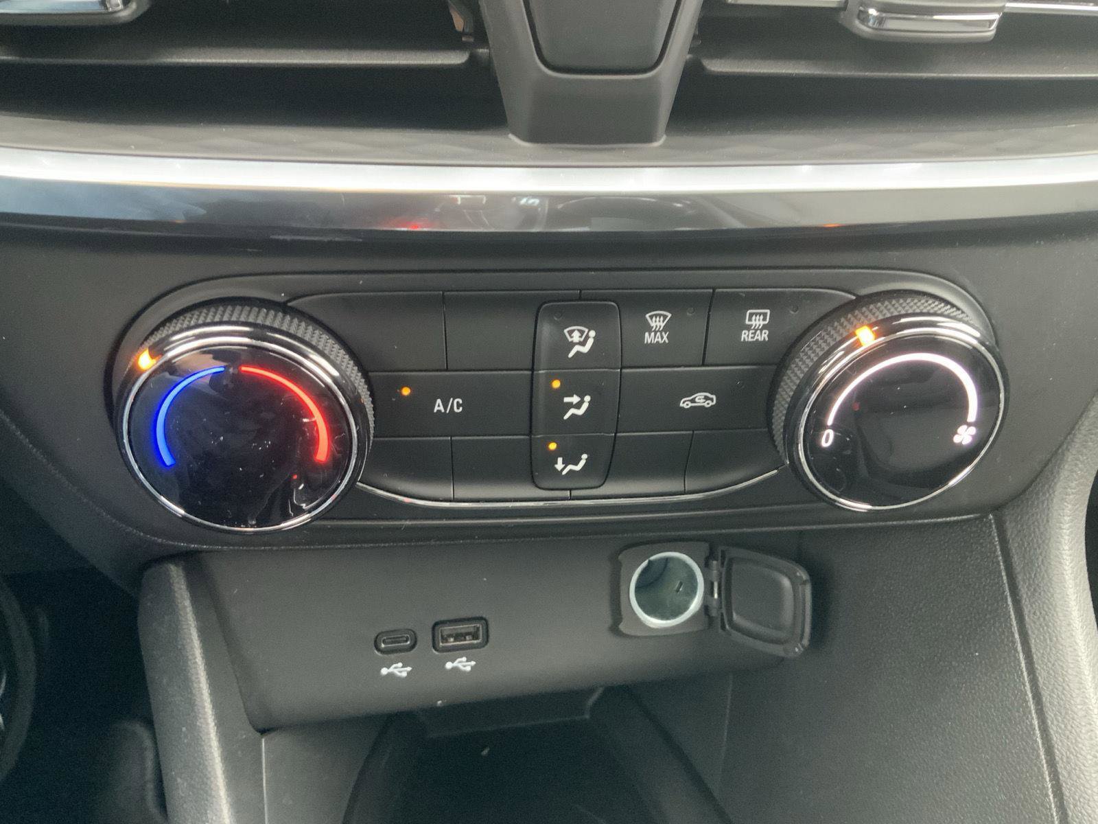 Used 2024 Buick Encore GX Preferred image 42