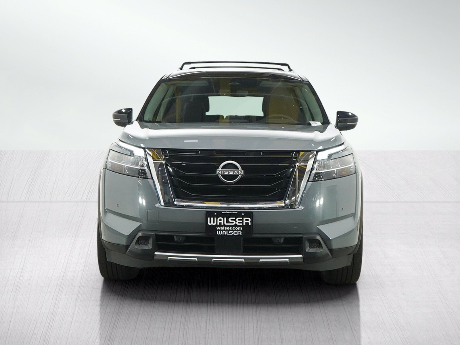 Used 2024 Nissan Pathfinder Platinum AWD/4WD image 9