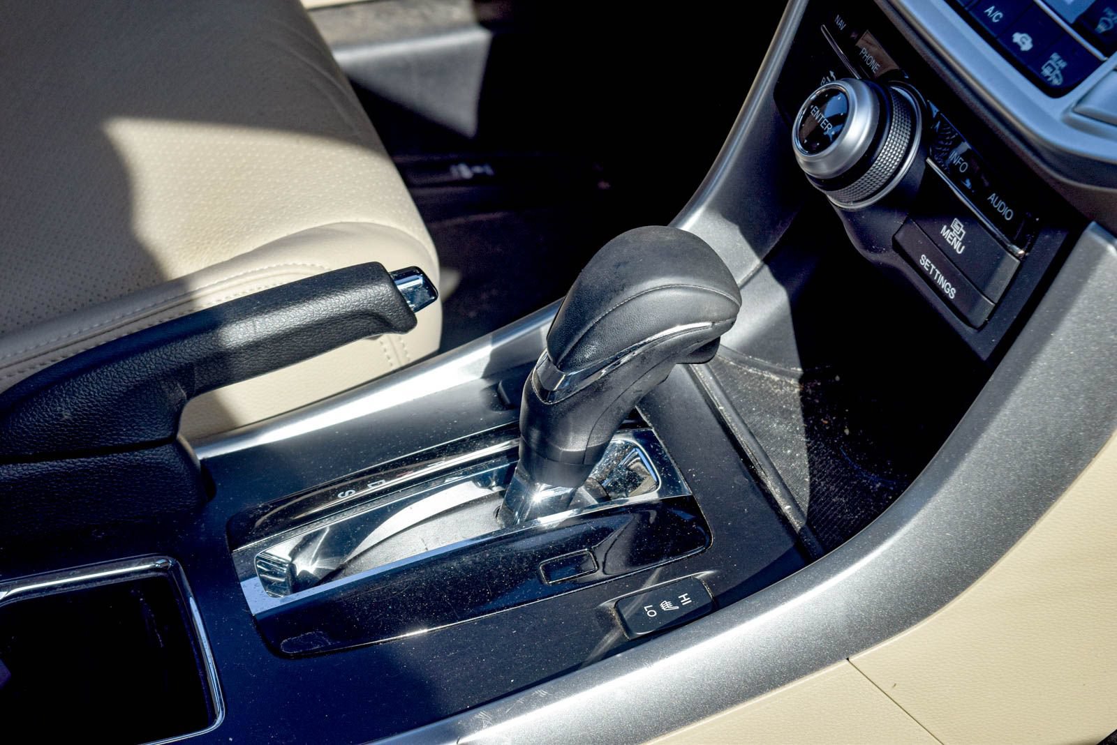 Used 2014 Honda Accord EX-L image 9