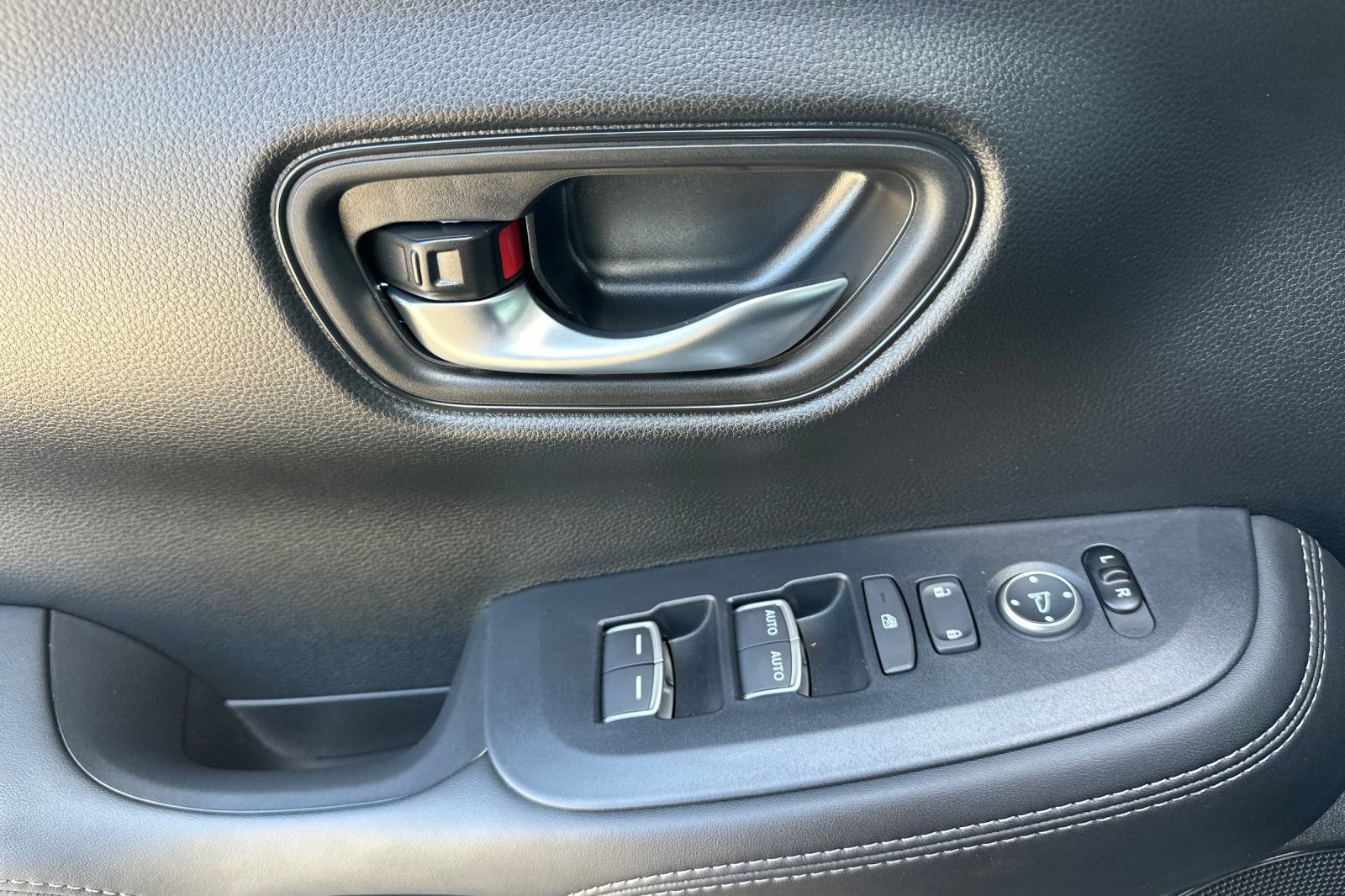 New 2027 Honda HR-V EX-L image 11