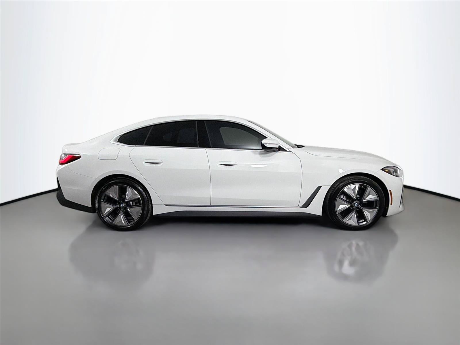 New 2026 BMW i4 xDrive40i AWD/4WD image 7