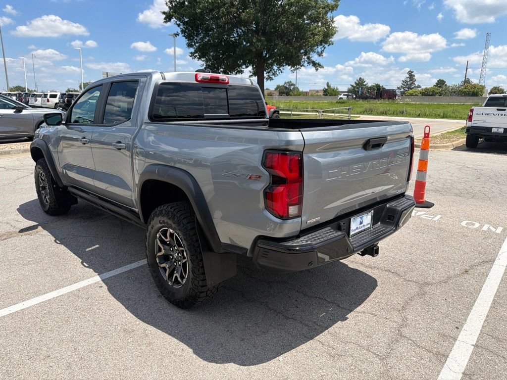 Used 2025 Chevrolet Colorado ZR2 w/ Technology Package AWD/4WD image 4
