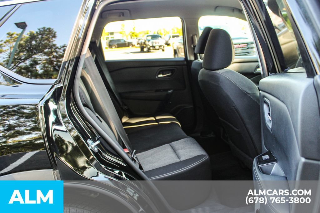 Used 2025 Nissan Rogue SV FWD image 17