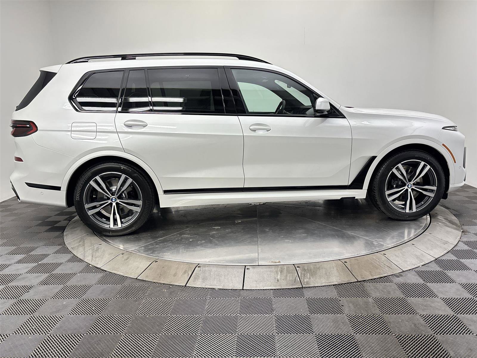 New 2026 BMW X7 xDrive40i w/ M Sport Package image 17