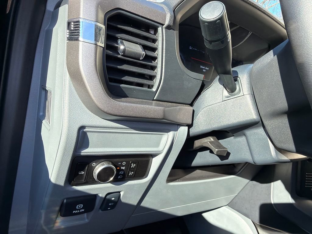 Used 2025 Ford F150 Lightning XLT image 32