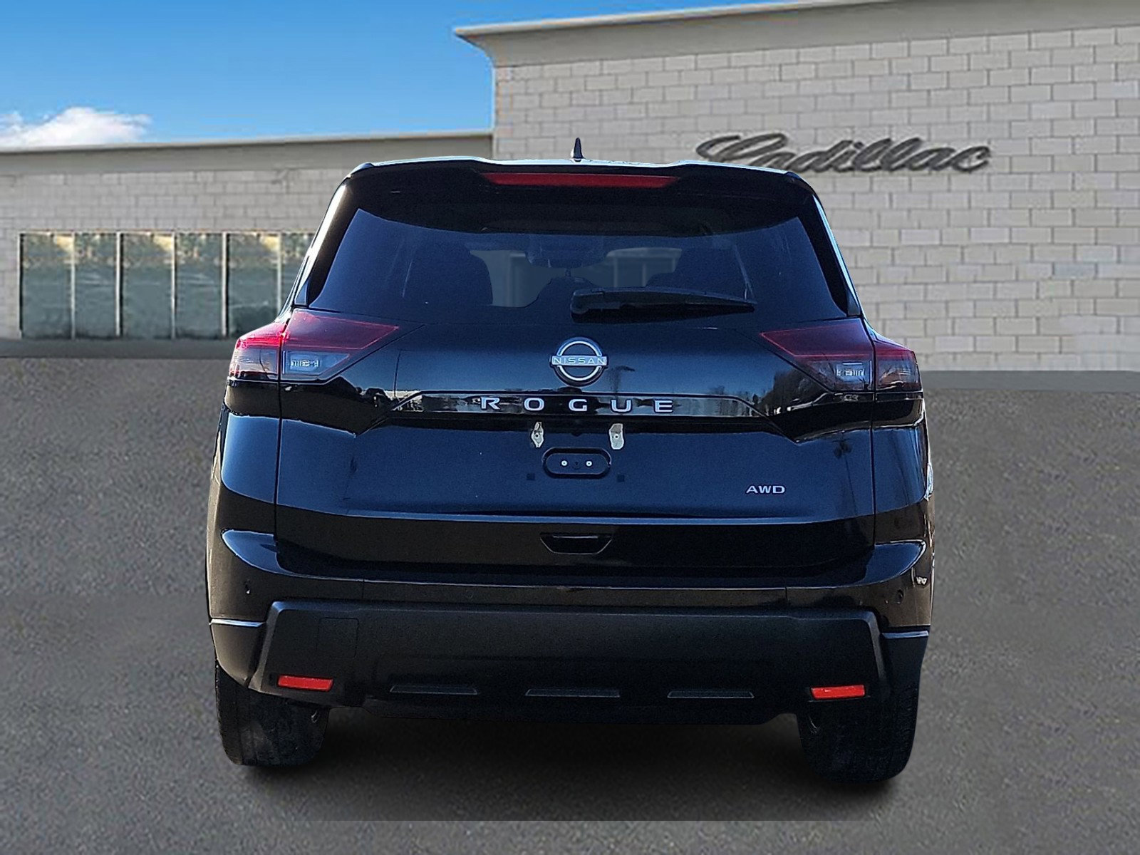 Used 2024 Nissan Rogue S image 5