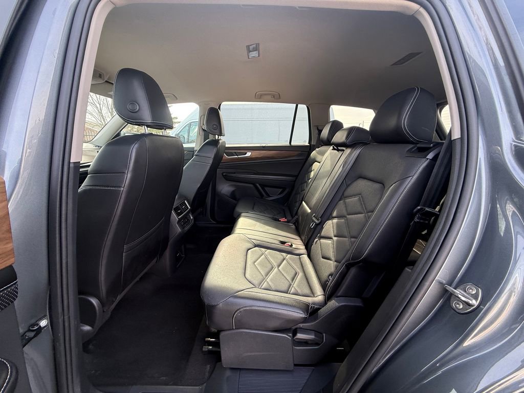 Used 2024 Volkswagen Atlas SE image 16