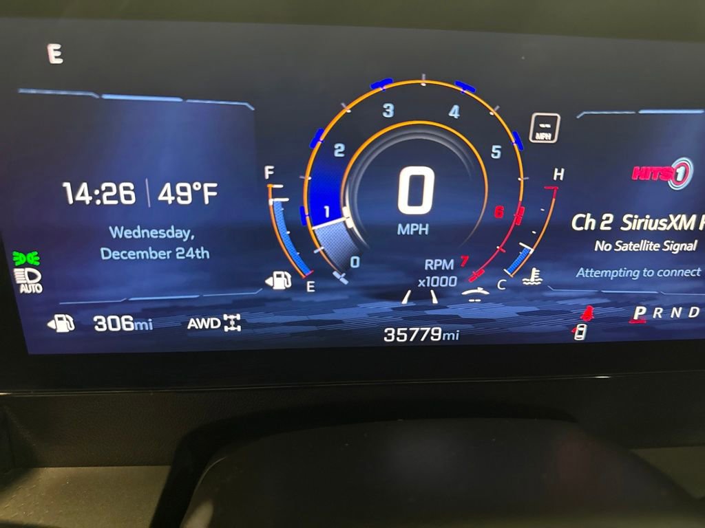 Used 2024 Chevrolet Traverse LT image 16