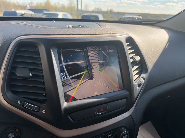 Used 2017 Jeep Cherokee Limited image 15