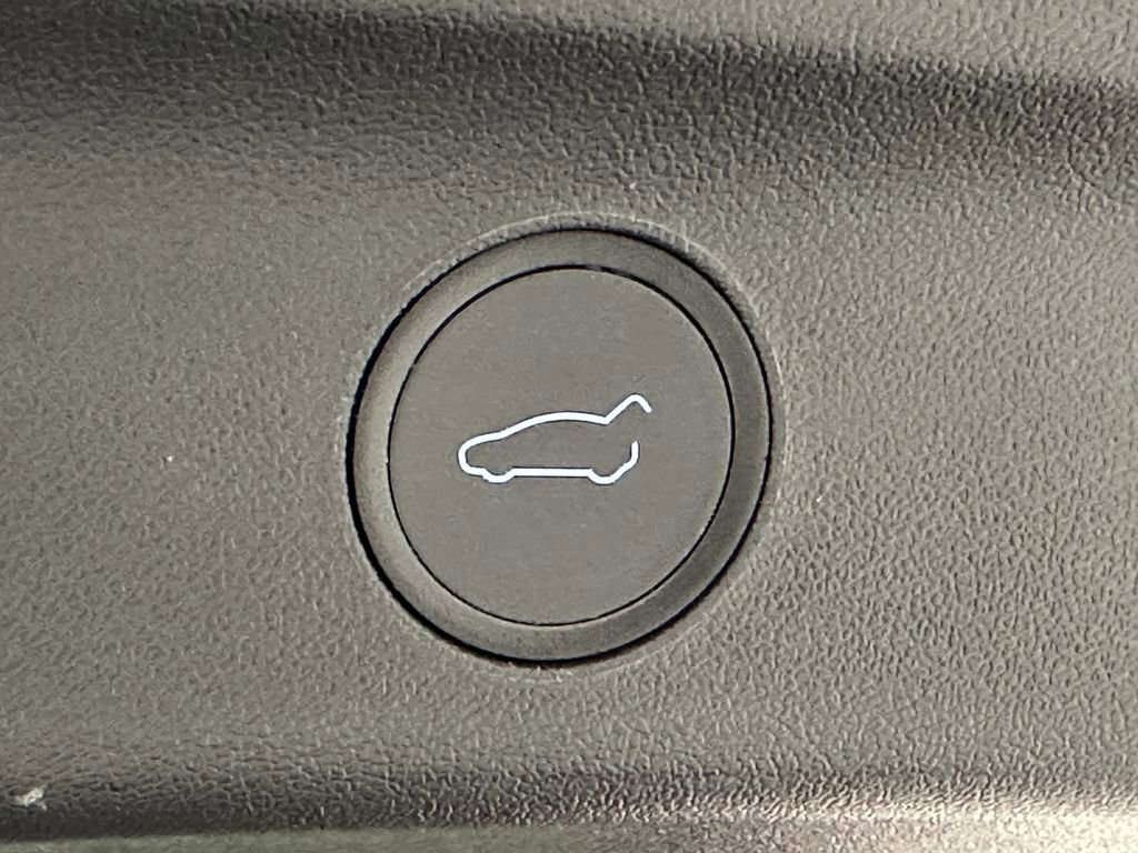 Used 2021 Tesla Model Y Long Range image 21