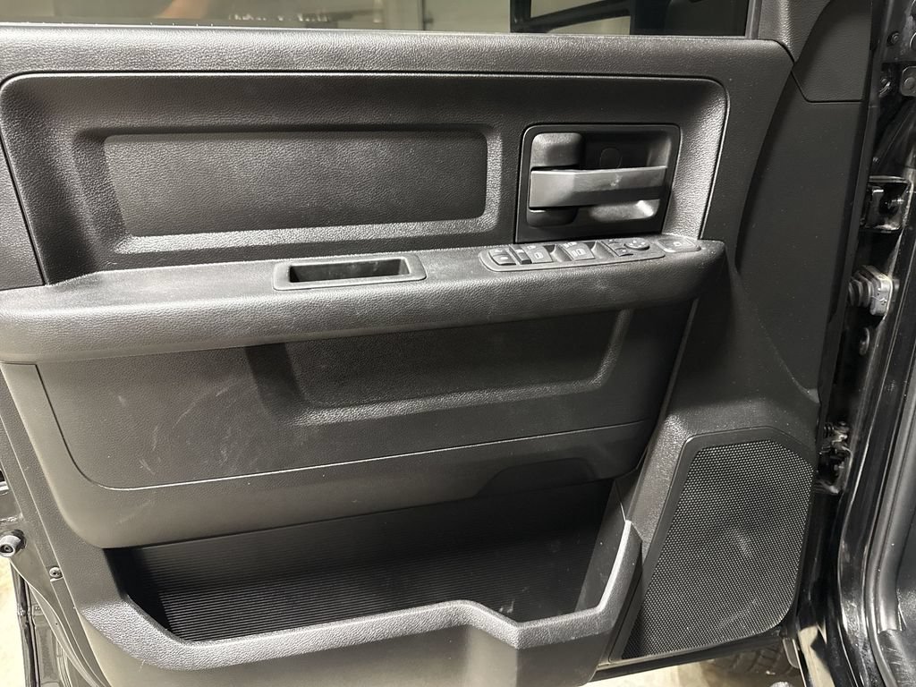 Used 2024 RAM 3500 Tradesman w/ Chrome Appearance Group AWD/4WD image 20