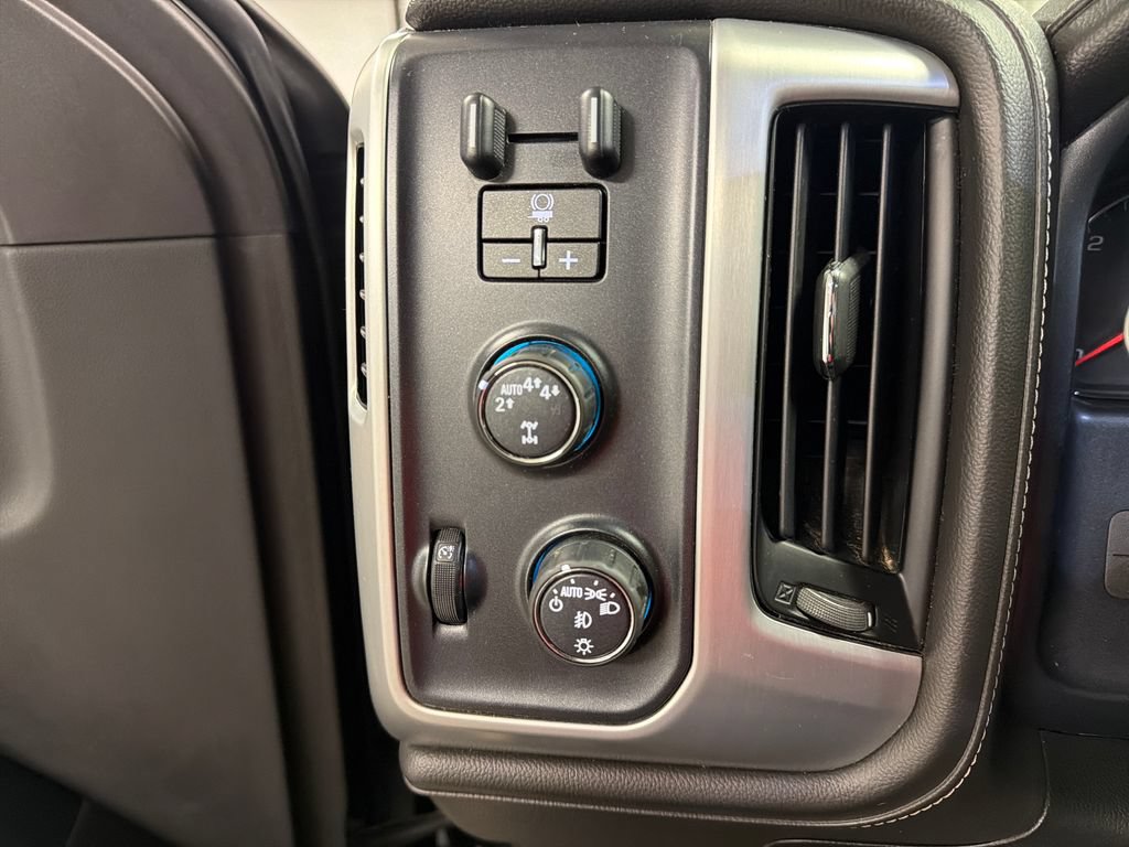 Used 2018 GMC Sierra 1500 SLT AWD/4WD image 30