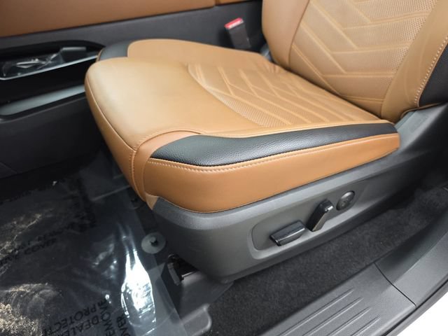 Used 2025 Nissan Pathfinder Platinum w/ Cargo Package FWD image 28
