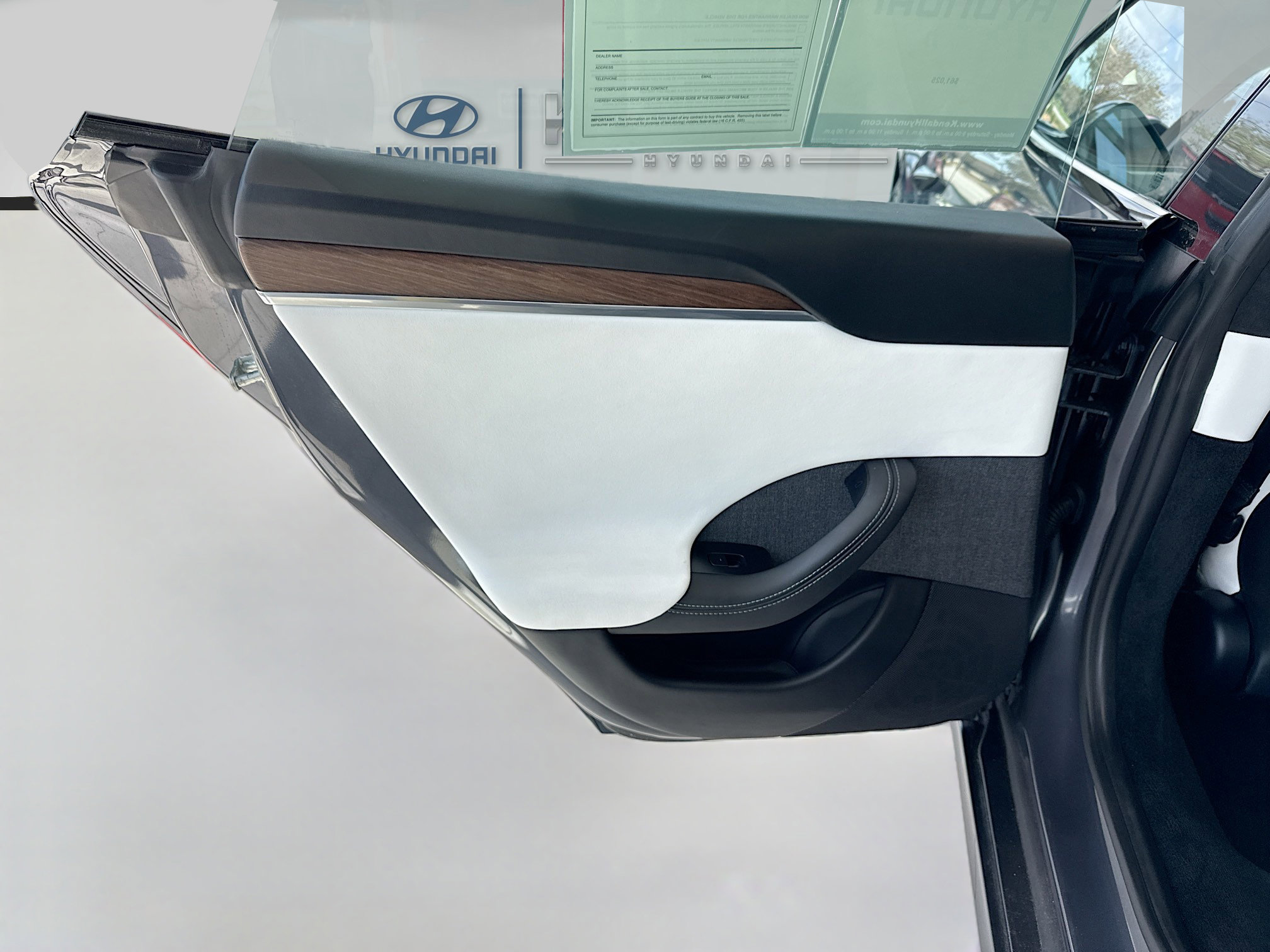 Used 2022 Tesla Model S Plaid image 24