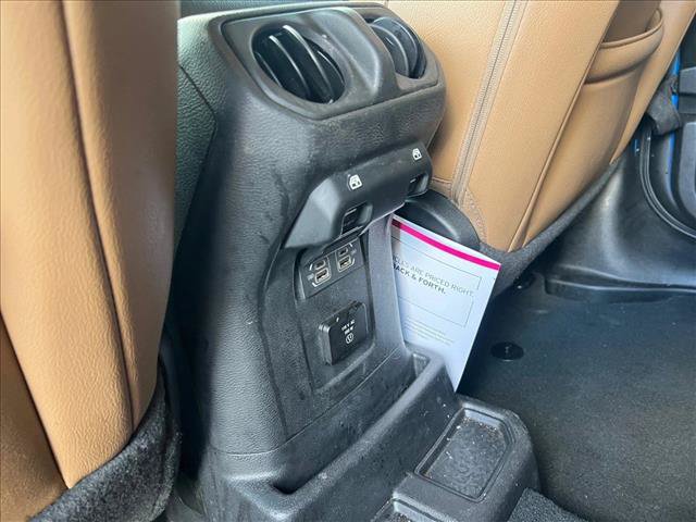 Used 2022 Jeep Wrangler Unlimited Sahara AWD/4WD image 19