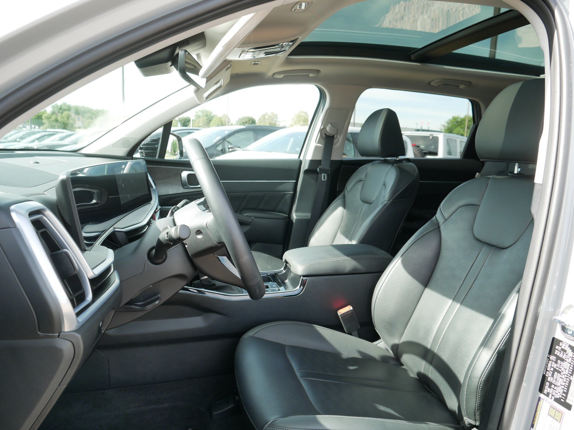 Used 2025 Kia Sorento SX AWD/4WD image 32