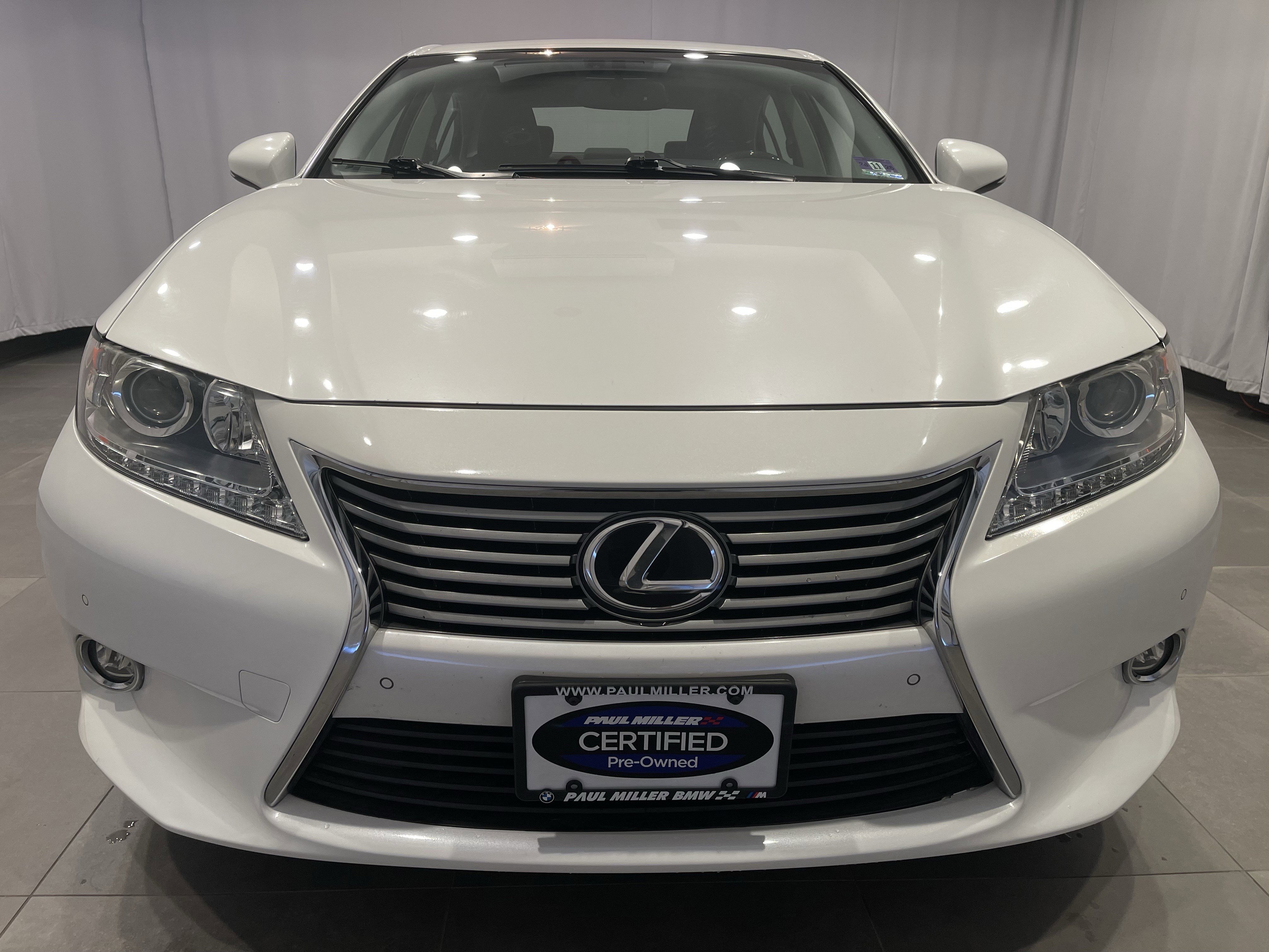 Used 2015 Lexus ES 350 w/ Luxury Package FWD image 2