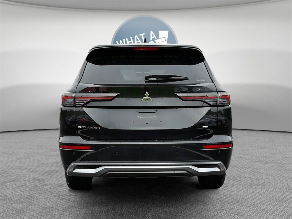 New 2025 Mitsubishi Outlander SE image 4