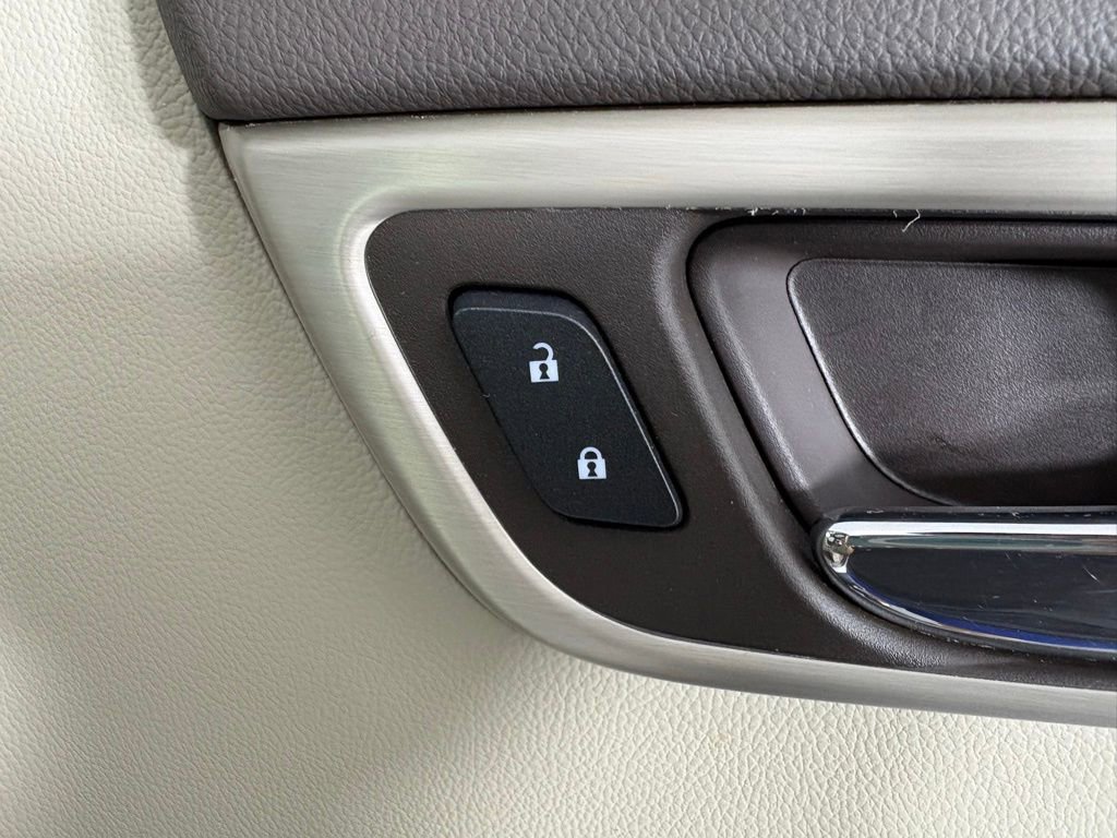 Used 2020 GMC Yukon Denali w/ Denali Ultimate Package image 40