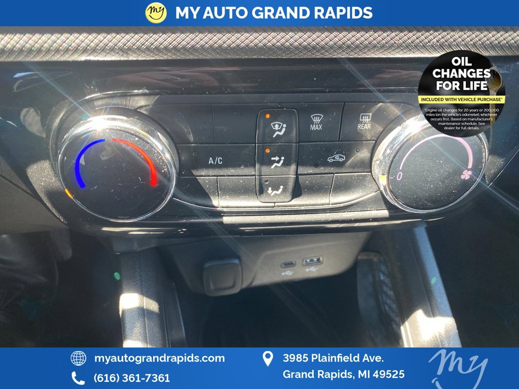 Used 2024 Chevrolet TrailBlazer LT AWD/4WD image 26