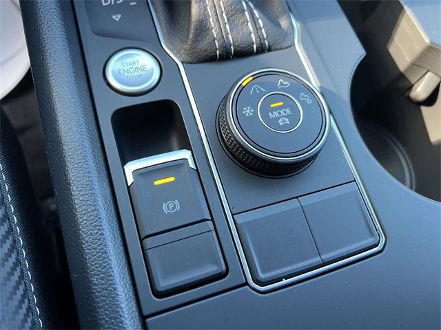 Certified 2022 Volkswagen Atlas Cross Sport SE image 33