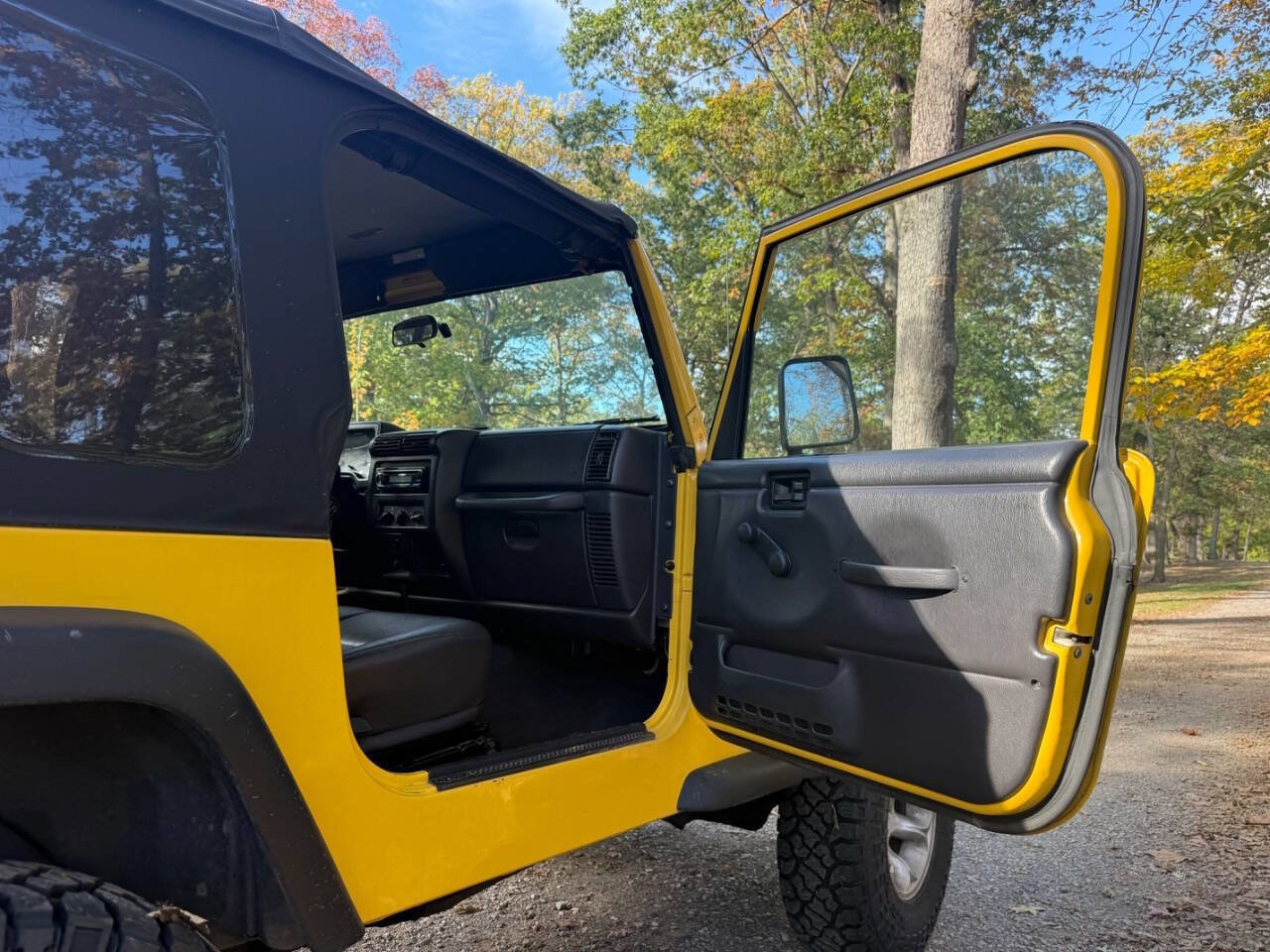 Used 2002 Jeep Wrangler SE image 19