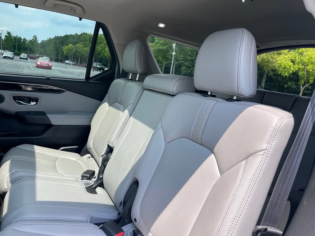 Certified 2025 Honda Pilot Touring image 44