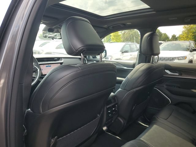 New 2026 Jeep Grand Cherokee Limited AWD/4WD image 10
